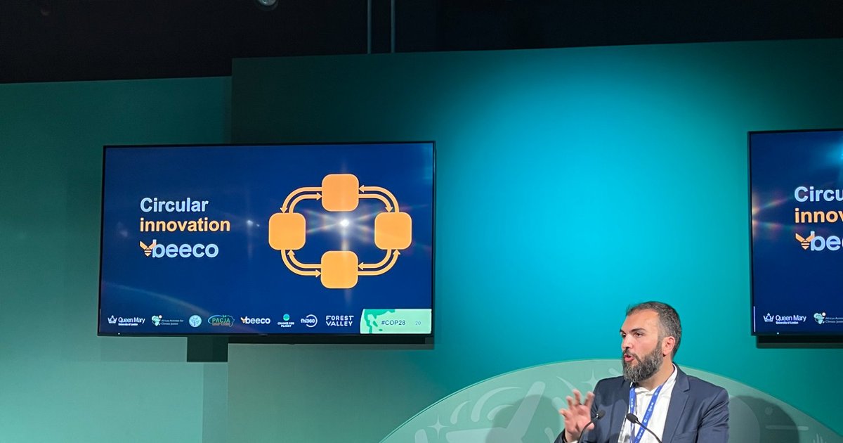 Marco D'Angelo alla COP28 di Dubai mentre parla di innovazione circolare nell'AgriFoodTech